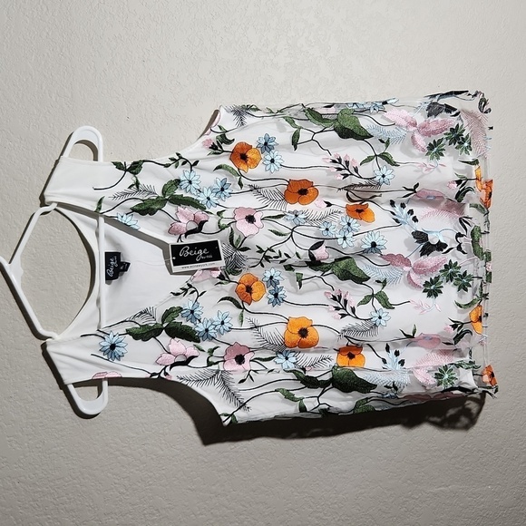 Beige Eci Tank Top Camisol Floral Size XL New Blouse White Embrodery - Picture 1 of 11